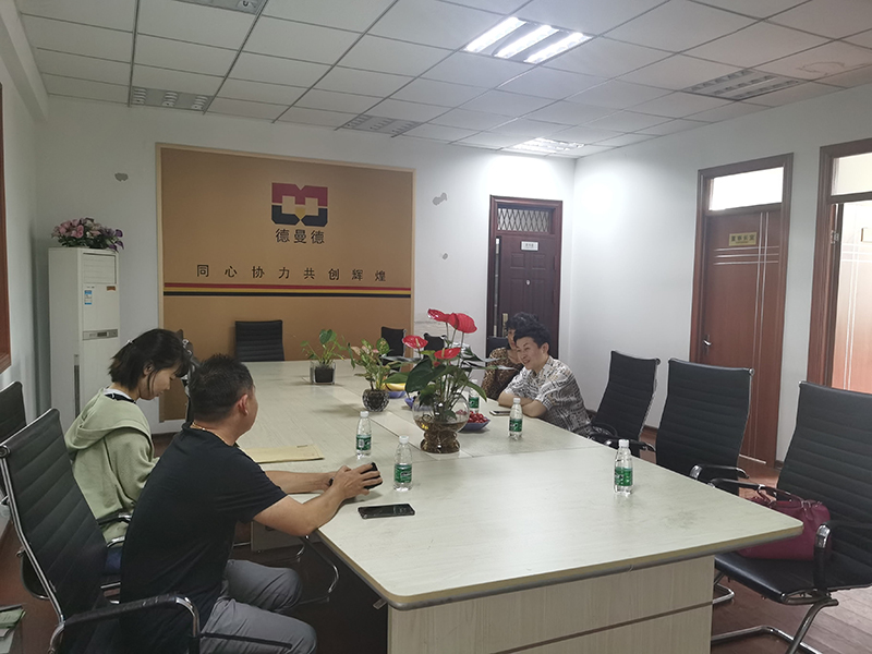 对会员企业复工复产情况进行走访交流
